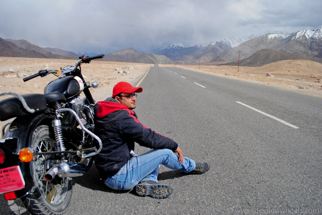 A rental bike in Leh without luggage carrier