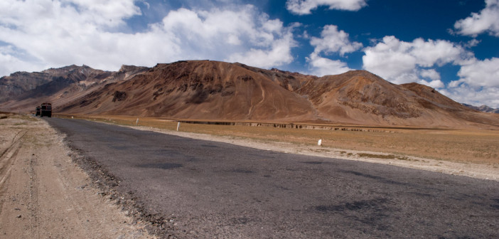5 Reasons to choose Srinagar – Leh Road over Manali – Leh Road