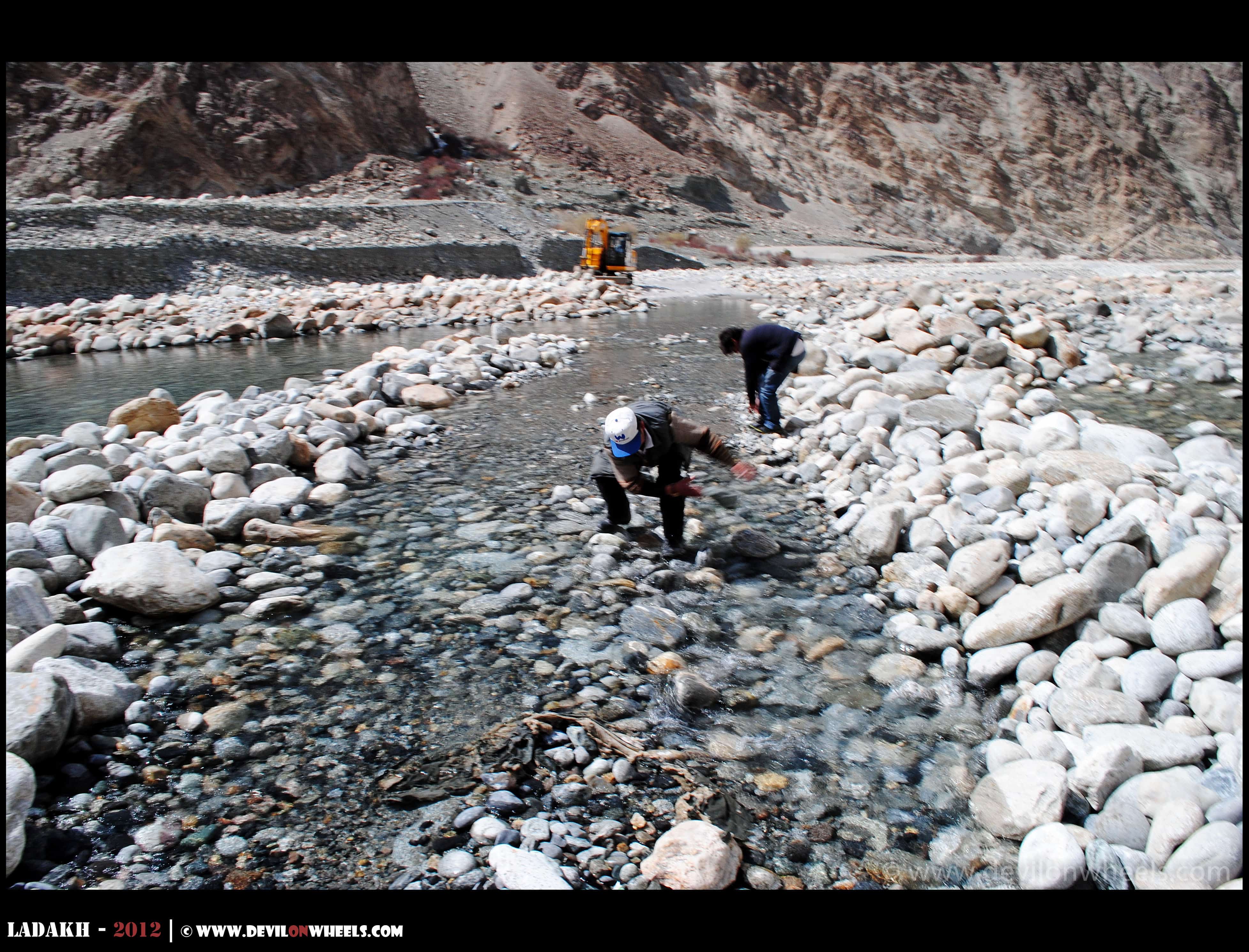 Yes, I know - Traveling to Ladakh ain't that easy as it looks..