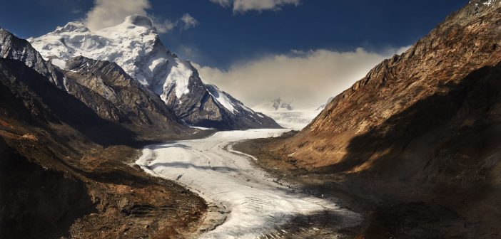 Drang Drung Glacier - A Closer View