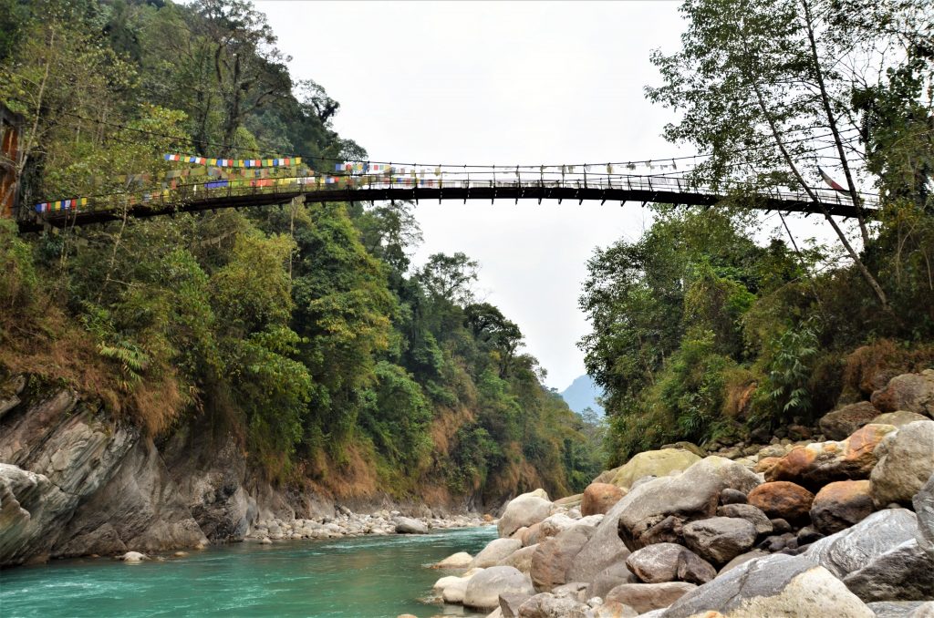  The hanging bridge of Lingzya Village over Rongyang Chu