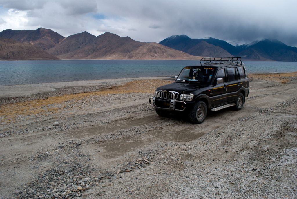 Visiting Pangong Lake when making Ladakh trip by flight
