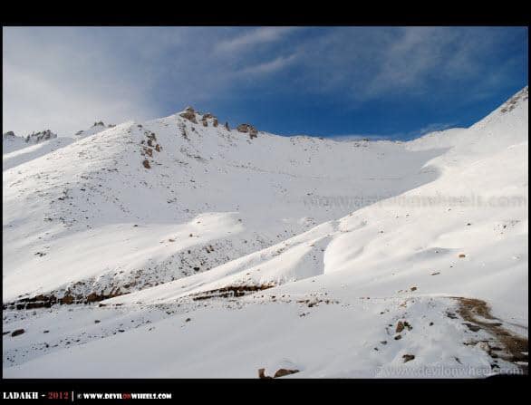 Snow towards Khardung La Pass